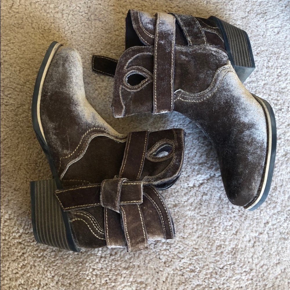 Justin Velvet Booties